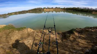 РИБОЛОВЛЯ В КВІТНІ НА ДИКІЙ ВОДОЙМІ .ЯК СПІЙМАТИ КУПУ РИБИ В СІЛЬСЬКОМУ СТАВКУ