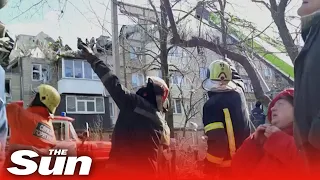 Residents run for cover as Russian jets fly over bombing Kharkiv, Ukraine