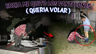 BRUJA ME BAJA LOS PANTALONES AL INTENTAR ATRAPARLA PORQUE QUERÍA VOLAR