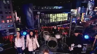 Miley Cyrus New Years Eve 2008 Time Square (HQ)