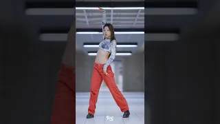 TAEYANG - ‘Shoong! (feat. LISA of BLACKPINK) Dance cover by @euniceee_z