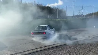 E30 325i burnout and donuts.