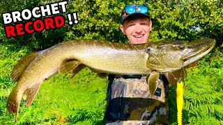 UN BROCHET RECORD DANS CET ÉTANG !! Pêche aux GROS leurres.