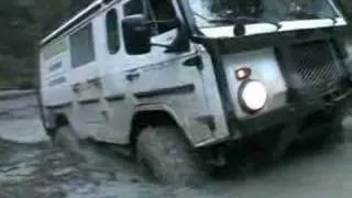 Volvo C303 offroad extreme truck in deep water 4x4 TGB11