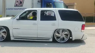 bagged yukon denali on 26s