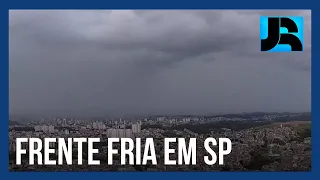 Após semanas de calor extremo, frente fria provoca queda brusca de temperatura em São Paulo