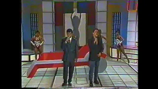 Clube do Bolinha | Leandro & Leonardo cantam "Sonho Por Sonho" na BAND em 1992 - INÉDITO