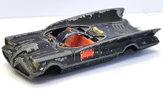 Husky renowacja Batmobile nr 1002. Model filmowy odlewany, odlewanie figurki Batmana i Robina.