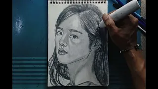 Gambar wajah perempuan ,lukisan pensil hitam putih