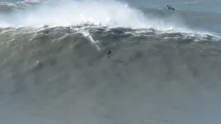 BIG WAVES XXXL! Lucas Chumbo Chianca airdropping on a bomb, Nazaré 02-25-2022  [RAW FOOTAGE]