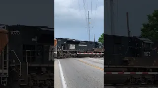 Penn Central Rocket Fast Train Slams The Railroad Crossing At 7 Mile Ohio, JawTooth #shorts