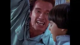 Arnold Schwarzenegger Movie Kindergarten Cop - Kimble getting admired by his students