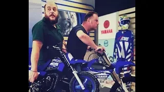 Ο Φάνης Λαμπρόπουλος σε μοτοσυκλέτα - Moto in Action