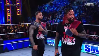 Los Usos son atacados por los Brawling Brutes y New Day - WWE SmackDown 4 de Noviembre 2022 Español