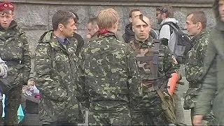 Los grupos paramilitares de Ucrania deberán entregrar las armas
