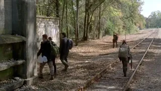 Glenn wants to find maggie and tara get hurt