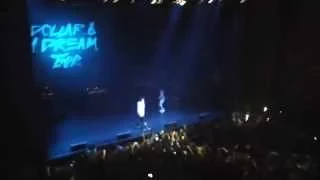 J Cole & Kendrick Lamar perform "Tale of 2 Citiez" in LA. Black Friday.