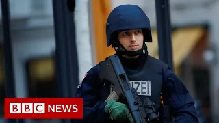 Vienna shooting: Austria hunts suspects after 'Islamist terror' attack - BBC News