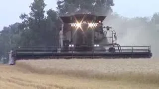 Gleaner S78 Harvesting Wheat