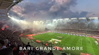 Bari Calcio, l'inno "Bari Grande Amore" cantato da tutto lo stadio San Nicola