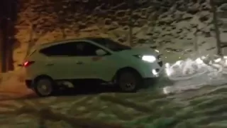 Hyundai ix35 in snow