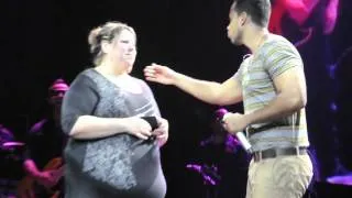 Romeo santos en rosario besa a gordita