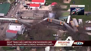 Train carrying cars derails in Hardin County; at least 8 railcars off the tracks