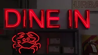 How are neon signs made?