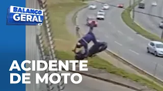 Acidente de moto na Estrada da Ribeira