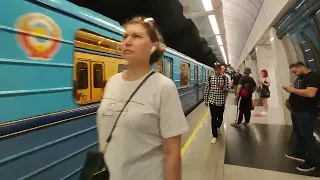 Прибытие ЕЖ-3 поезд метро на БКЛ