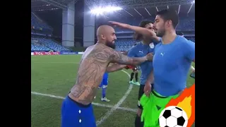 Bronca entre Arturo vidal y Luis Suárez