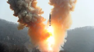 Laut südkoreanischen Millitär feuert Nordkorea Raketen ab
