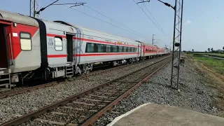 22807 SRC - MAS AC SF EXPRESS passing at Kolakaluru hauled by AJJ WAP-4