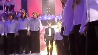 Johnny Hallyday et Patrice Flori : vivre pour le meilleur, avec Les 500 Choristes