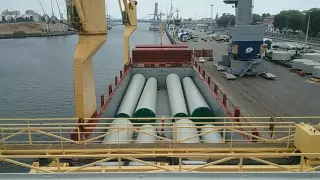 TimeLapse Ship Loading Windmill equipment.