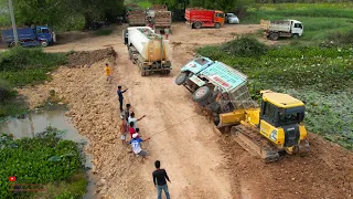 Incredible Safety Operator Dump Truck Back Failed Heavy Successful Help Bulldozer With Water Truck