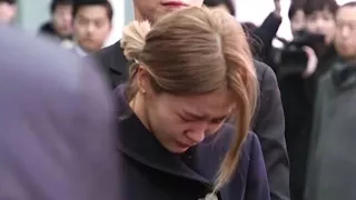 Heart-wrenching video of Red Velvet Yeri crying at Jonghyun’s funeral goes viral