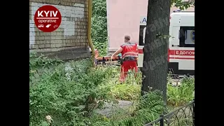 В Киеве мужчина открыл стрельбу из автомата на детской площадке
