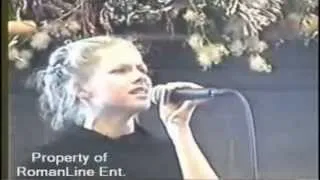 Avril Lavigne Cantando Antes da Fama - Avril Singing Before The Fame, Being Famous