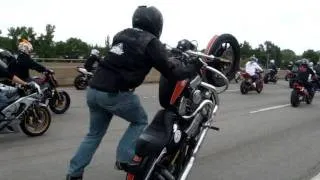 Harley Highway Stunts - Streetfighterz Ride of the Century 2011