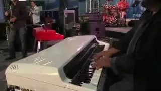 George Duke tests Rhodes 7 at NAMM 2008