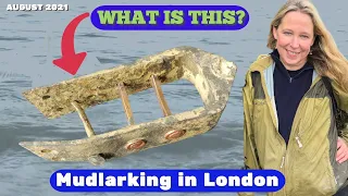 Mudlarking the River Thames - A Mystery find emerges from the mud (& several military artefacts)