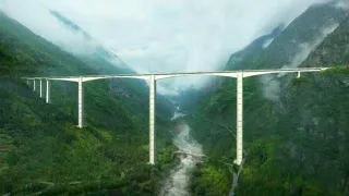 Как Китай строит самый высокий рамный мост, спасая жизнь депрессивного региона