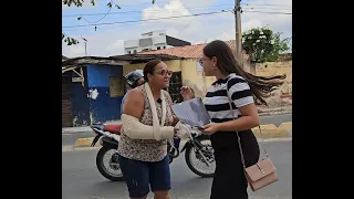 FIlha Menospreza a mãe por ser humilde, sem saber que isso aconteceria