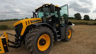 2021 JCB Fastrac 4220 6.6 Litre 6-Cyl Diesel Tractor (235 HP) with Kuhn Multi Master