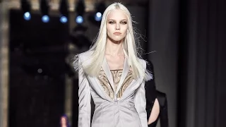 Sasha Luss｜RUNWAY COLLECTION