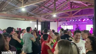 Bugio, vaneira, e forró, nesse baile todo mundo dança! Grupo Vanerão