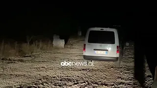 Gjendet një gomone në një fermë në fshatin Babicë, policia kontrolle në disa banesa|ABC News Albania