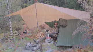 CAMPING in RAIN with BUSHCRAFT