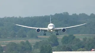 Boeing 787-8 LOT SP-LRH landing at Krakow airport (epkk) on runway 07